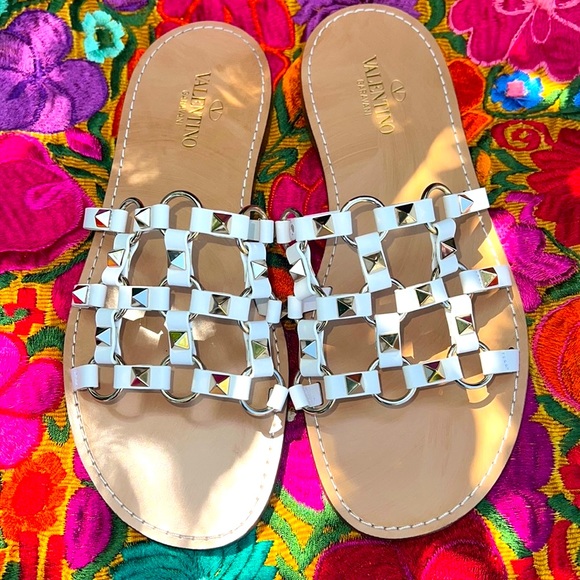 Valentino Garavani White / Gold Rock Stud Slide Sandals with Box & Dust Bag - Picture 3 of 13